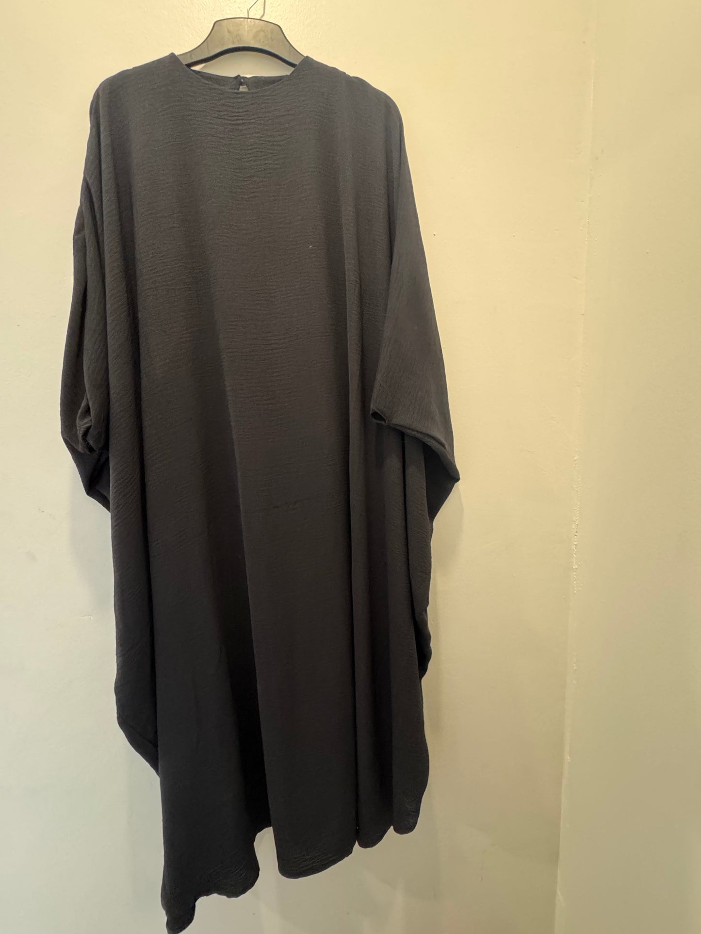 Black Airflow Kaftan